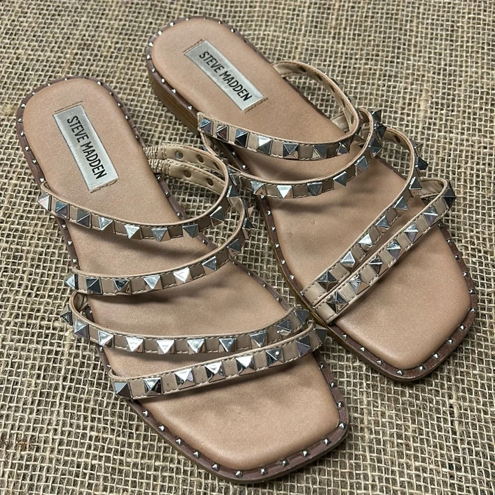 Steve Madden Nude Tan Studded Strappy Flat Sandals - Picture 1 of 7